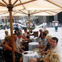 HochTief beim Aperitif an der Piazza Santa Maria in Trastevere