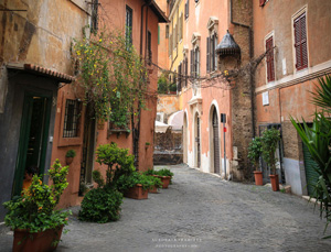 Via di Piscinula Trastevere